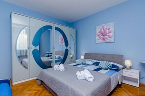 In-room safe, iron/ironing board, free WiFi - Apartment Miro and Marino (Trogir)