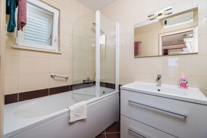 House | Bathroom