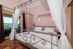 Casa | Tabla de planchar con plancha y wifi gratis 