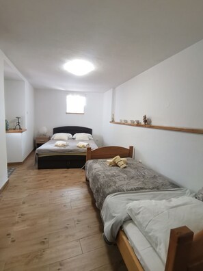 Iron/ironing board, free WiFi