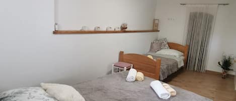 Fer et planche Ă repasser, accĂšs au Wi-Fi (inclus)