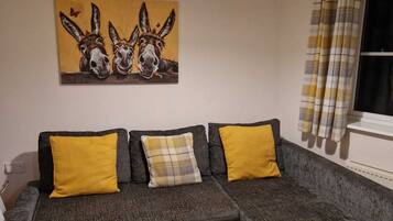 Family House | 4 bedrooms, iron/ironing board, free WiFi, bed sheets