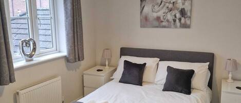 Family House | 4 bedrooms, iron/ironing board, free WiFi, bed sheets