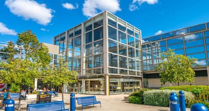 Penthouse Flat • Central MK • Balcony • Parking