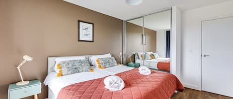 1 bedroom, desk, iron/ironing board, travel cot
