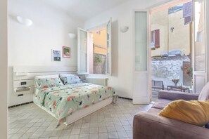 1 bedroom - GuestHost - Our apartment is located in one of the most dynamic neighborhoods of the city, a great location for walking to the main attractions such as Piazza Maggiore, the Two Towers and via Indipendenza, famous for shopping.The apartment is in a centra (Bologna)