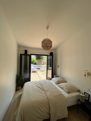 4 habitaciones, escritorio, wifi gratis y ropa de cama