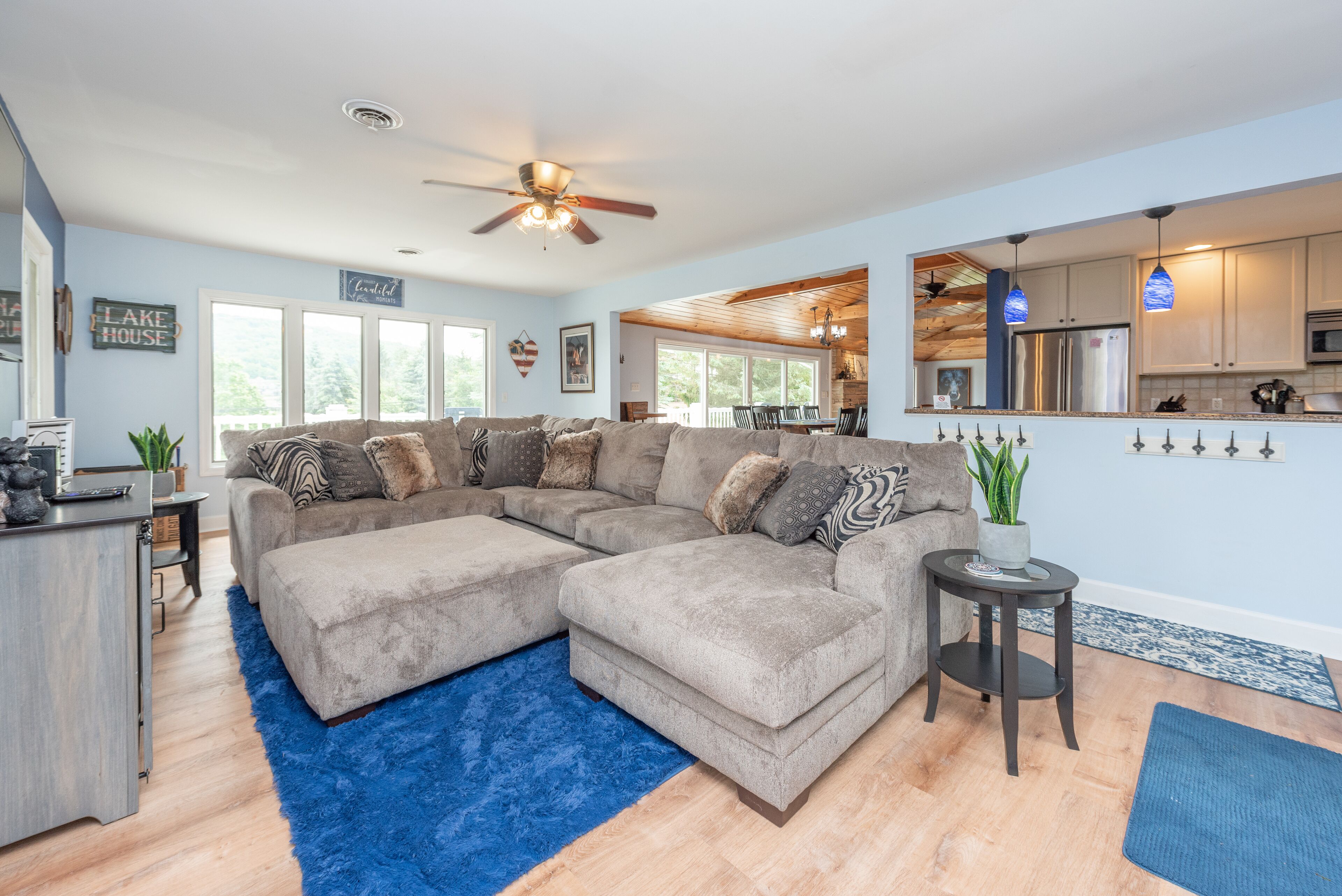 New! Cool Change: Split Lake Front, Ski Area, Dock Slip, Pool Table, Hot Tub!