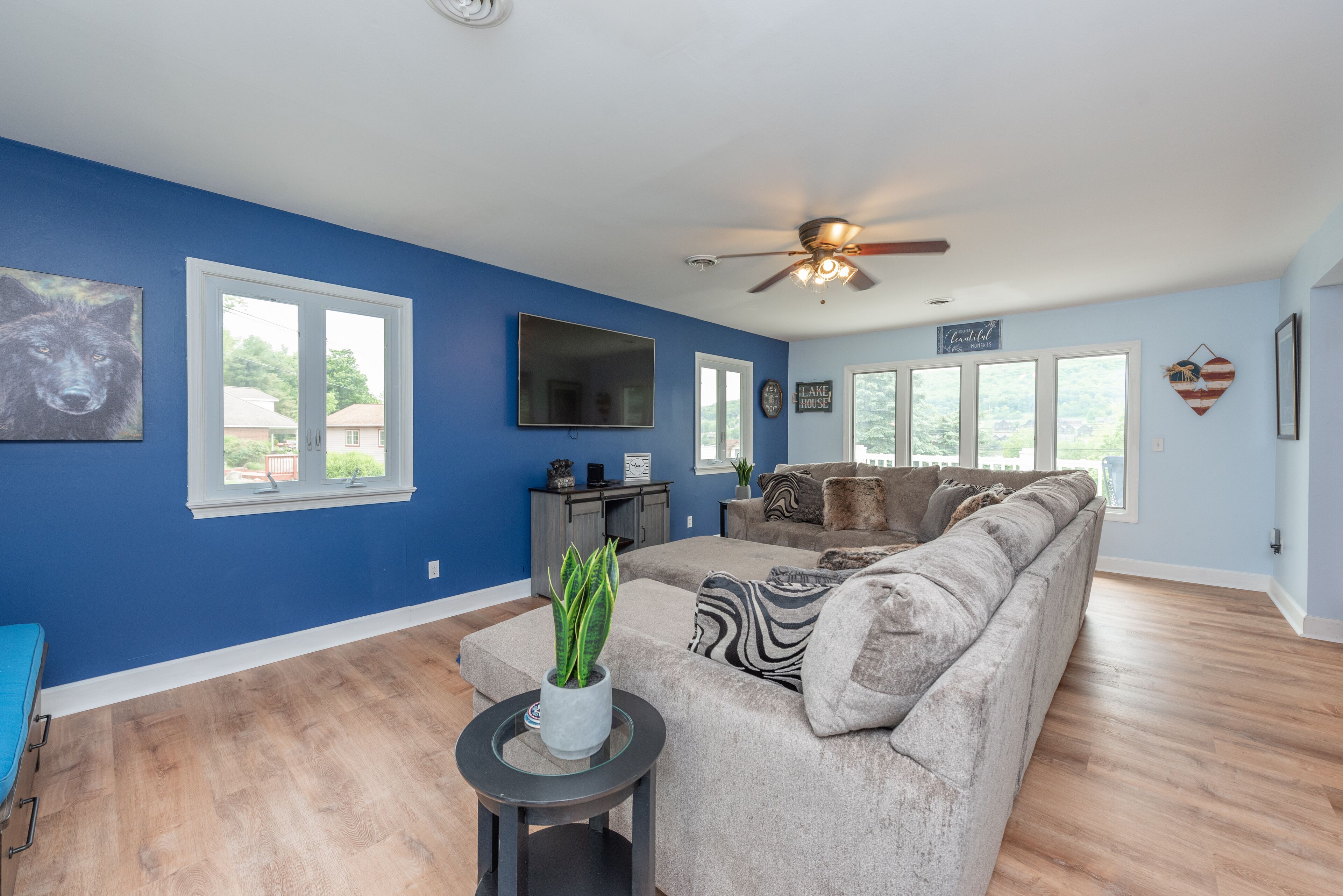 New! Cool Change: Split Lake Front, Ski Area, Dock Slip, Pool Table, Hot Tub!