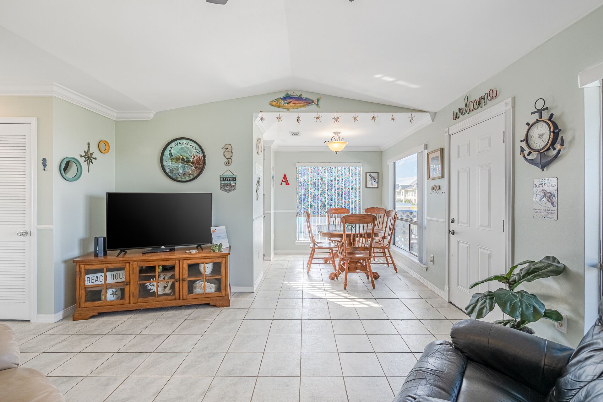 Gorgeous renovated condo The Gulf is directly across the street Book Today