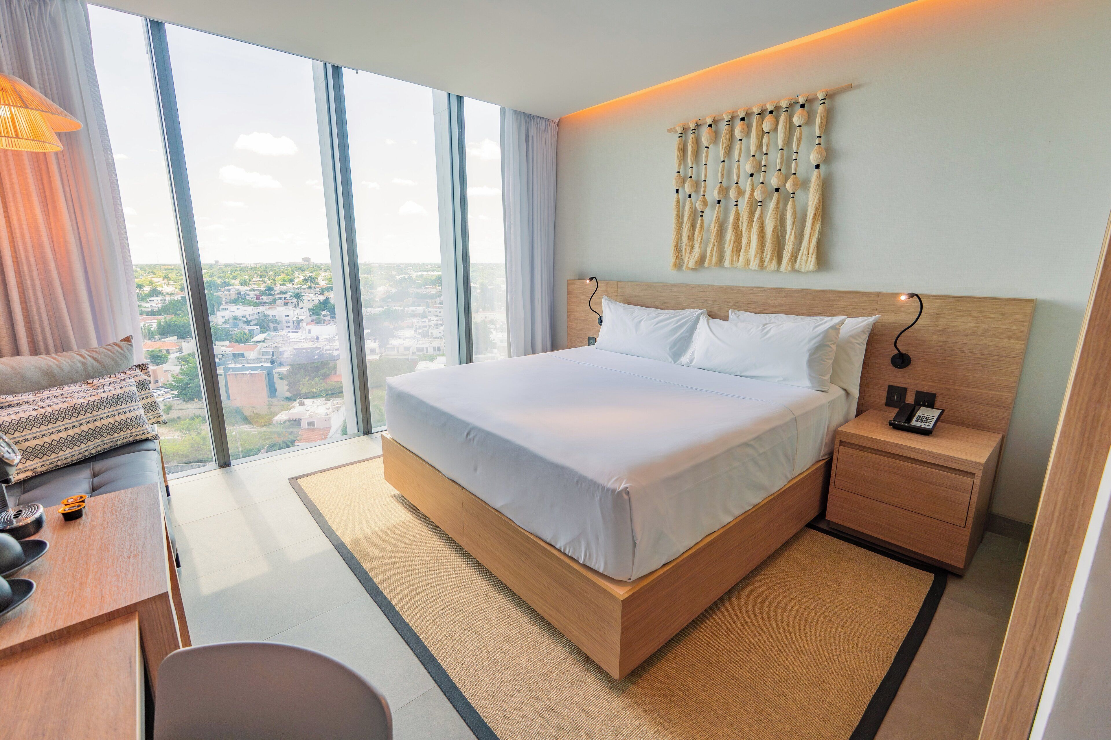 Caja de seguridad en la habitación y escritorio 