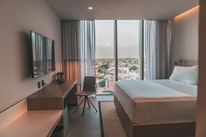 1 bedroom, in-room safe, desk, laptop workspace