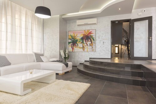 SG Villa - Luxurious Villa in Sozopol, Bulgaria