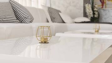 Smart-tv, dvd-afspiller, stereoanlæg