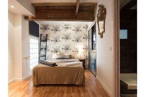 2 slaapkamers, een strijkplank/strijkijzer, reisbedje, wifi