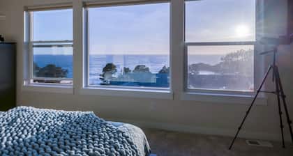 The Captains Lookout Sleeps 6, Hot Tub, Pet Friendly, Ocean View