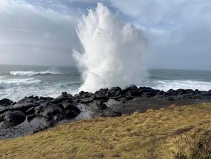 Exterior - The Captains Lookout  Sleeps 6, Hot Tub, Pet Friendly, Ocean View (Depoe Bay)