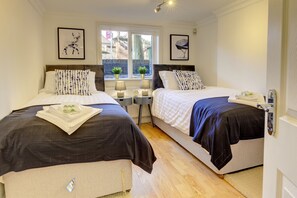 2 bedrooms, desk, free WiFi, bed sheets