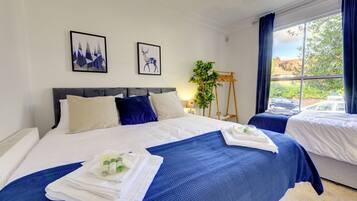 2 bedrooms, desk, free WiFi, bed sheets