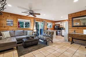 TV, fireplace - Elevate Your Stay~Top Unit at Lake Almanor Escape7 (Lake Almanor)
