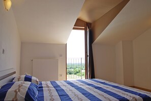 5 chambres, lit parapluie, Wi-Fi gratuit, draps fournis