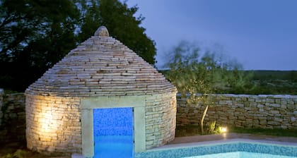 Holiday house for 12 person with pool on peaceful location