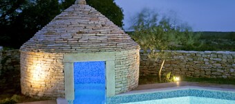 Holiday house for 12 person with pool on peaceful location