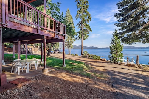Lake Views at Lake Almanor 11: Lakeside Resort