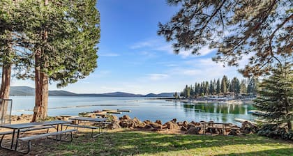Lake Almanor 11: Charming Lakeside Resort