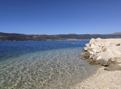 Villa Mala (sea view, 3 min. to the beach, whirlpool