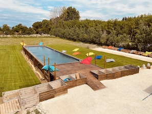 حمّام سباحة خارجي