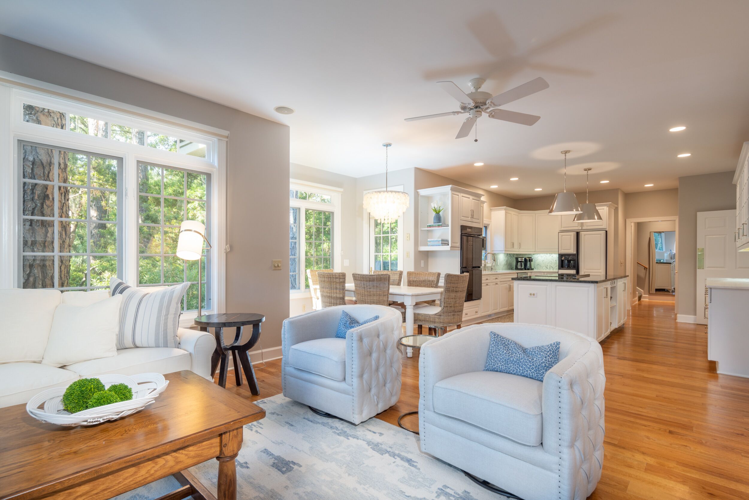 Heatable Pool, Stylish Decor, Classic BESTNEST at 10 Audubon Pond: Sea Pines