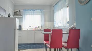 冰箱、茶具/咖啡用具、烤面包机、厨具/餐具