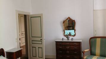 2 chambres, bureau, fer et planche à repasser, Wi-Fi