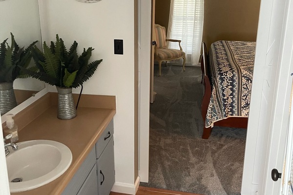 Vasca, asciugacapelli, asciugamani, sapone