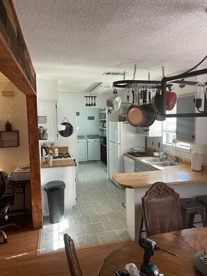 Unclassified image, 2 of 24, button