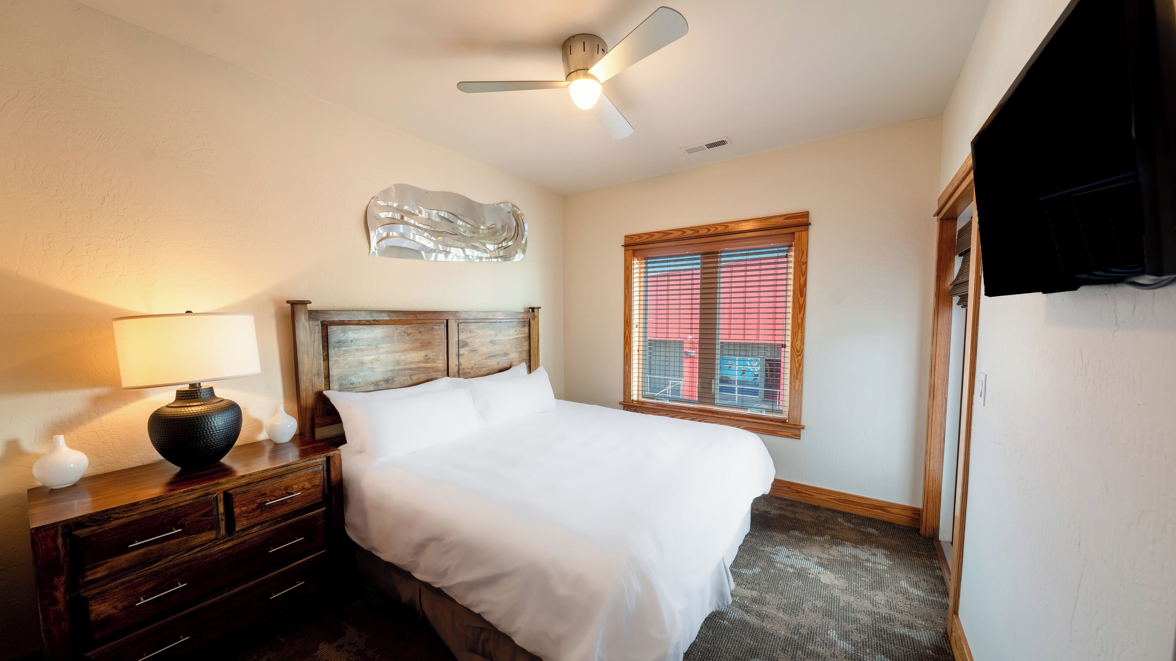 Waterfront 3-bedroom, 2.5-bathroom Suite At Real Watersports - Outer Banks, NC