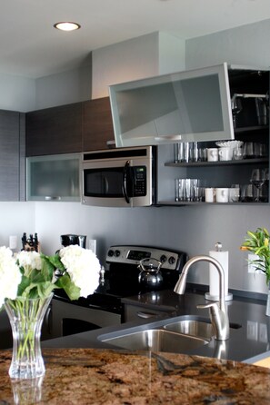 Fridge, microwave, oven, stovetop - 3-Bedroom, 2.5-Bathroom Penthouse Suite at REAL Watersports (Waves)