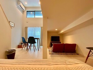 1 habitación, escritorio, wifi gratis y ropa de cama 