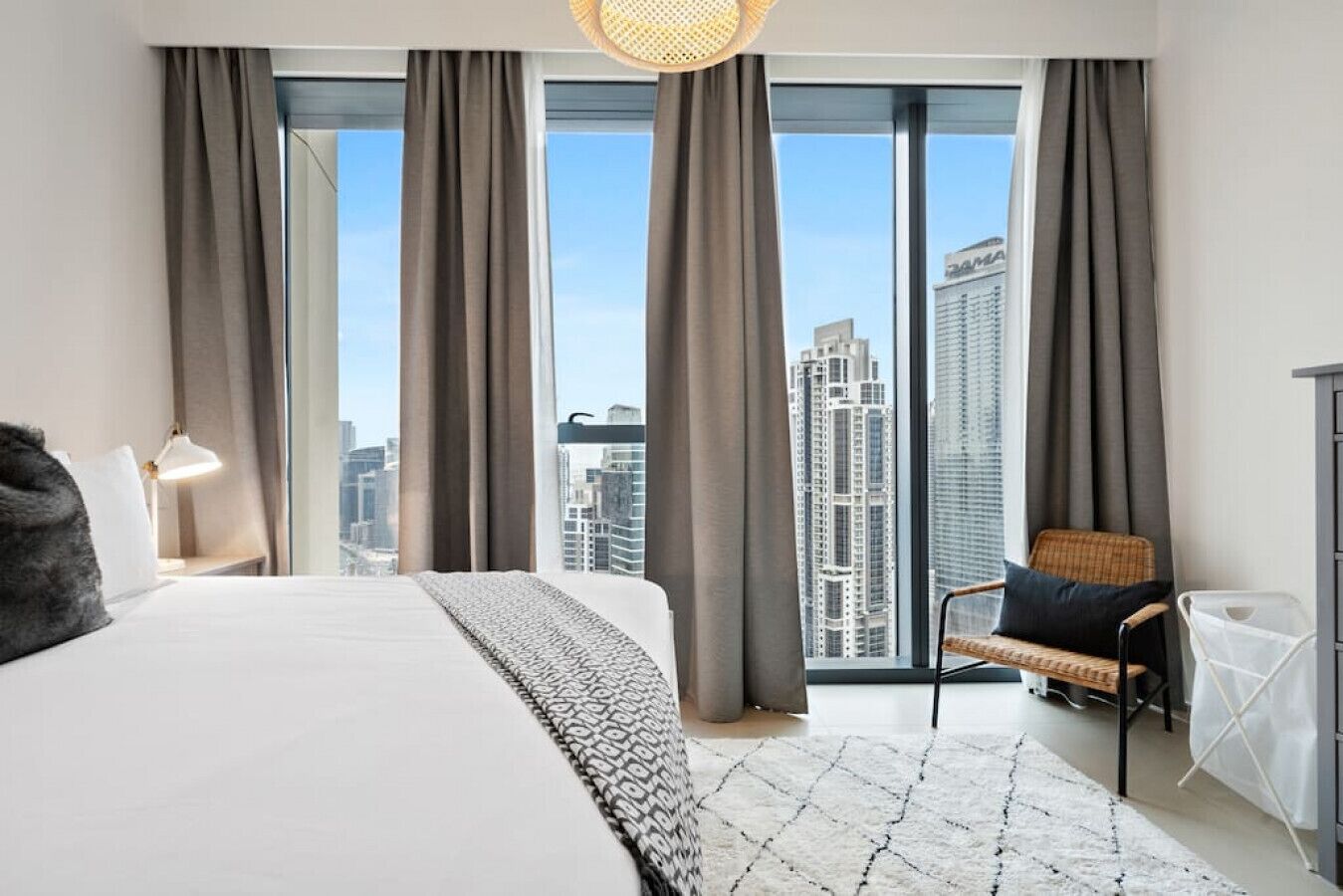 2 bedrooms, desk, iron/ironing board, WiFi