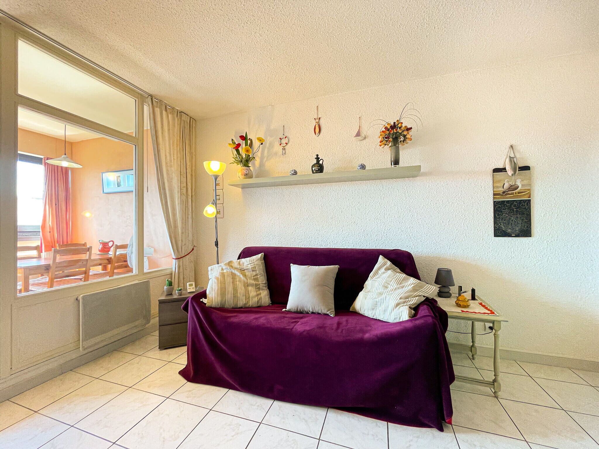 Bright Apt With Swimming Pool And Balcony.