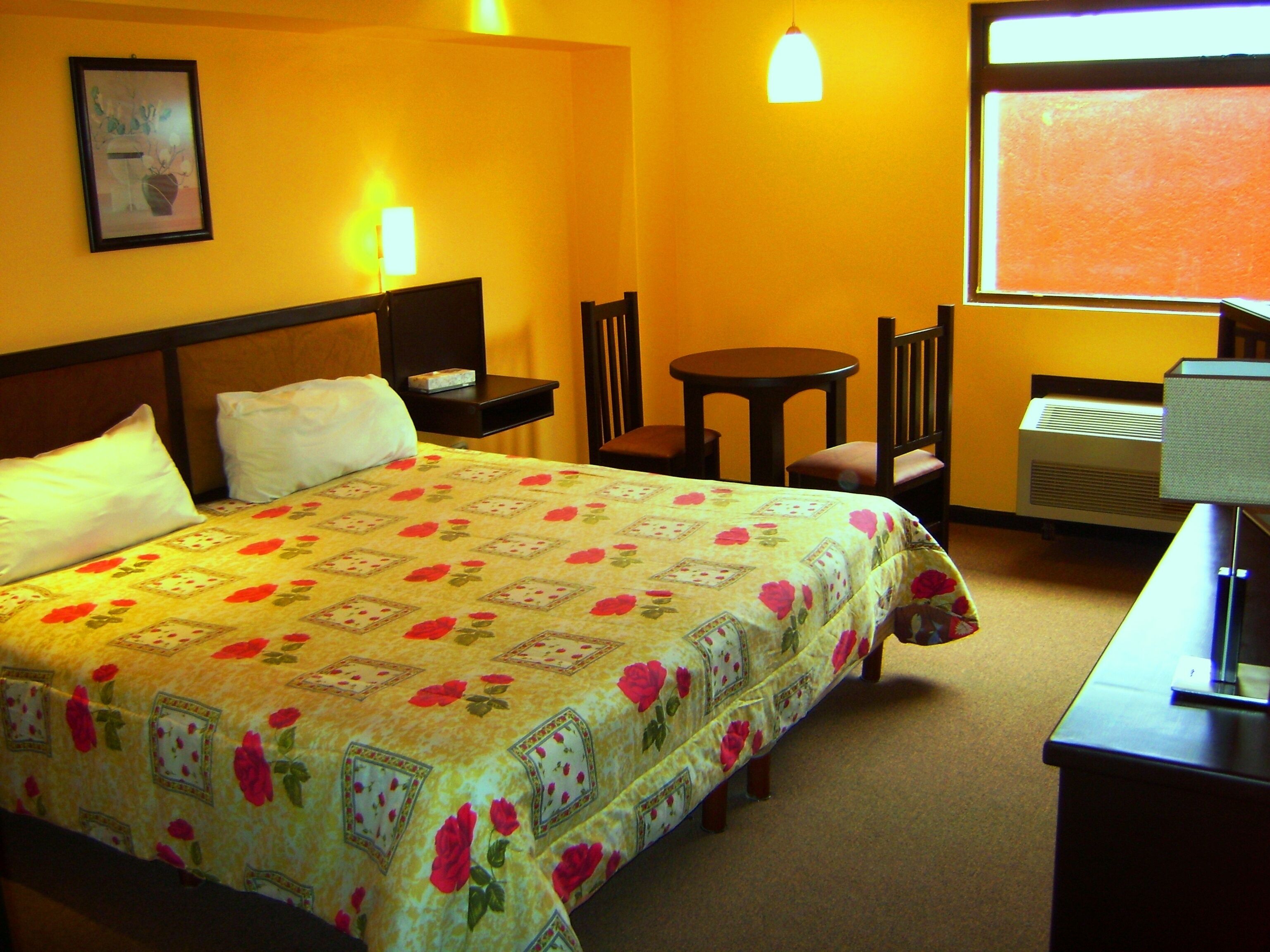 classic single room, 1 king bed | 1 bedroom, laptop workspace, free wifi, bed sheets