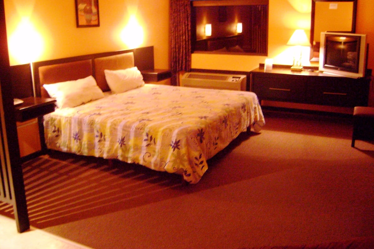 Klassieke suite, 1 kingsize bed | 1 slaapkamer, een laptopwerkplek, gratis wifi, beddengoed