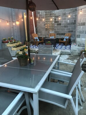 تناول الطعام بالخارج