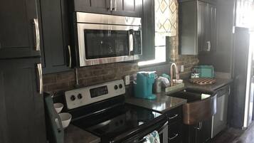 Refrigerador, microondas, parrilla de estufa y lavavajillas