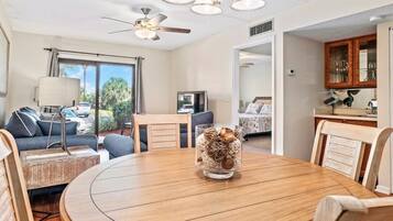 公寓客房, 2 間臥室 | 用餐區