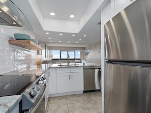 Condo, 2 chambres | Cuisine privée | Four à micro-ondes, lave-vaisselle