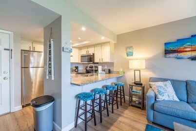 海洋村俱乐部 D15 新两卧室公寓 by RedAwning