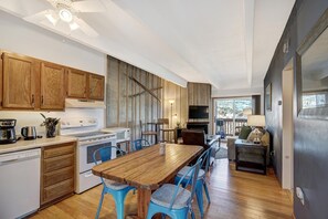 Condo, 2 Bedrooms | Private kitchen