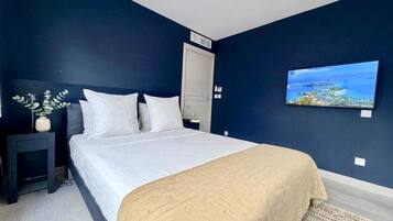 2 bedrooms, iron/ironing board, travel crib, free WiFi